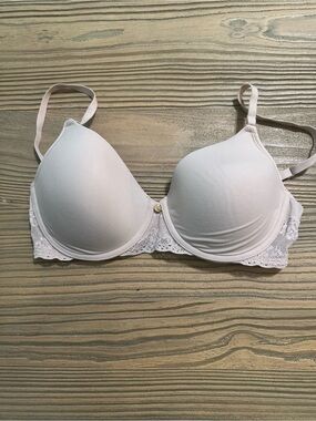 Natori Light Pink Smooth Molded Lace-Trim Bra